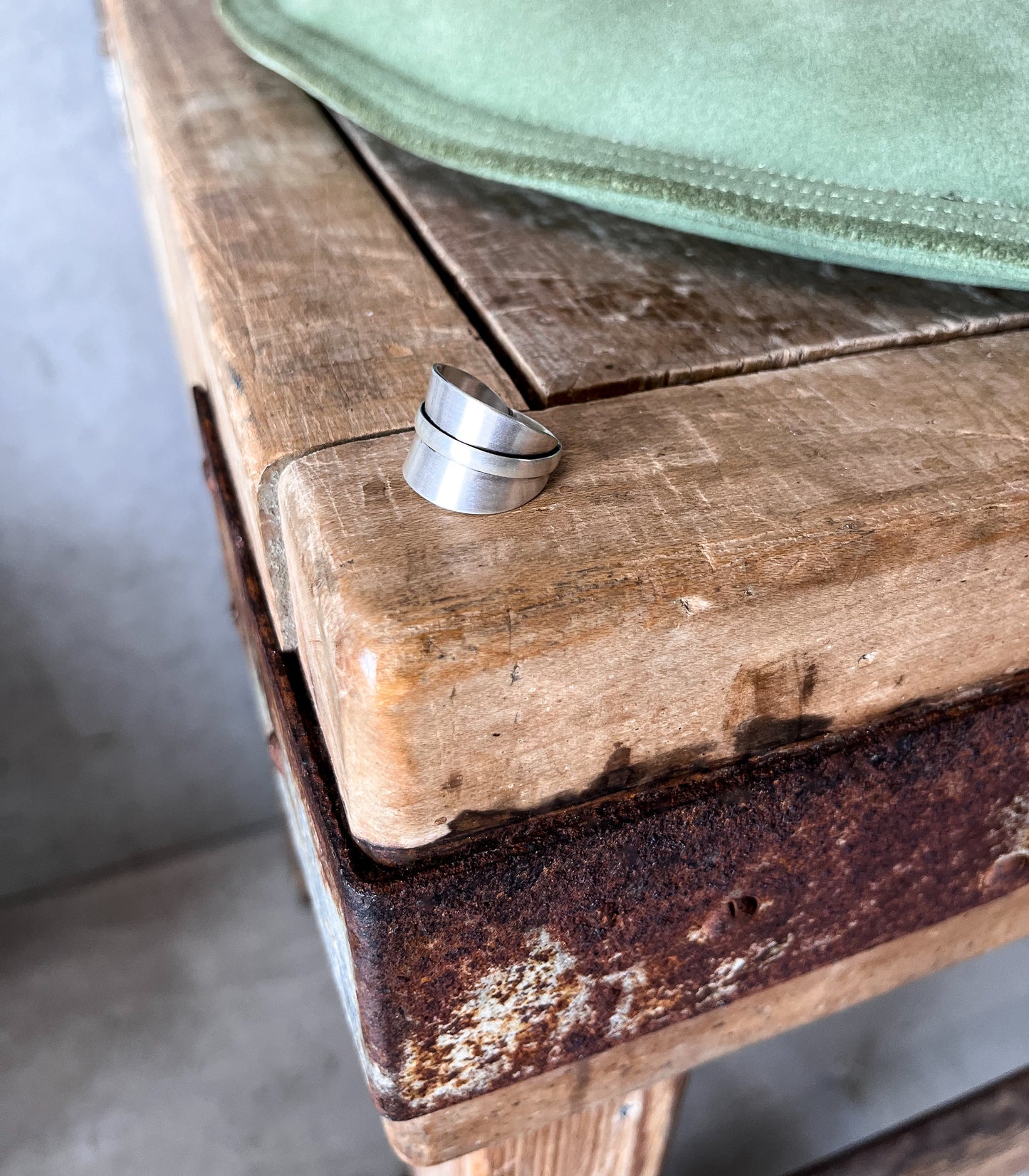 Silver ring- size 7.5