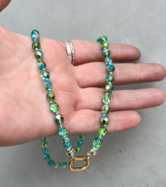 Beaded necklace- emerald green GOLD