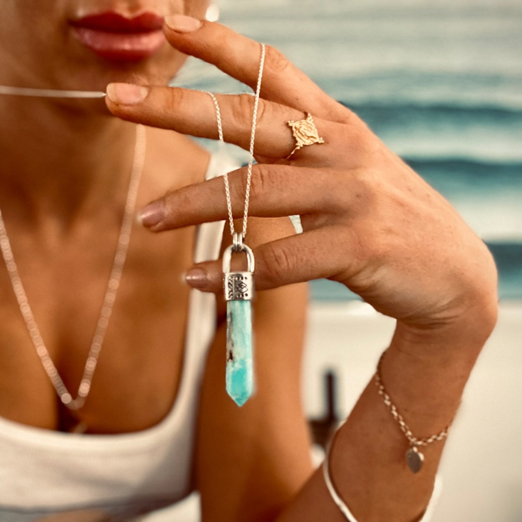 Crystal point pendant- CLASS